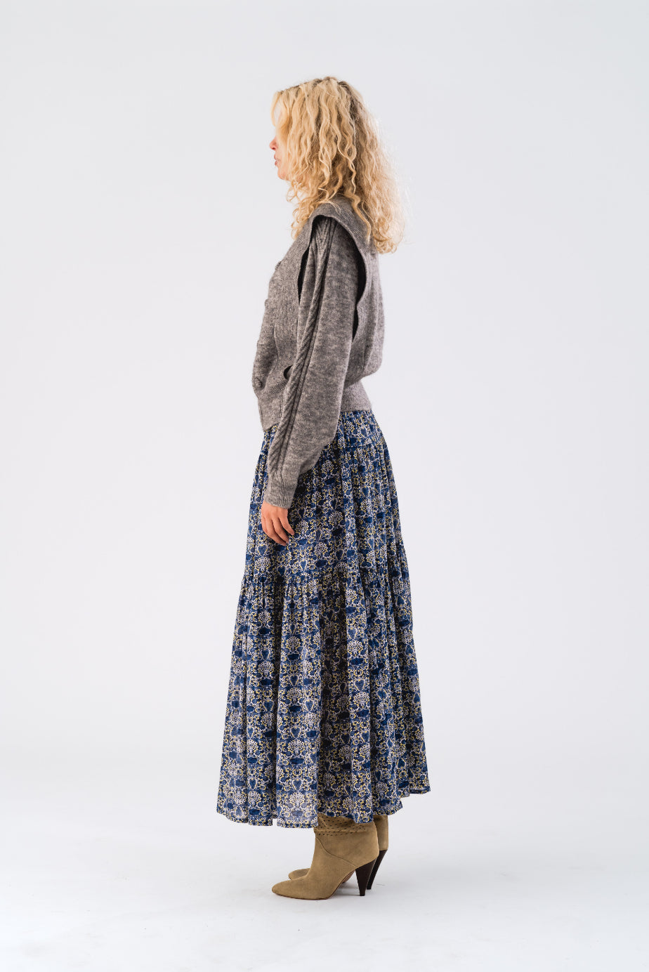 Novia Cardigan