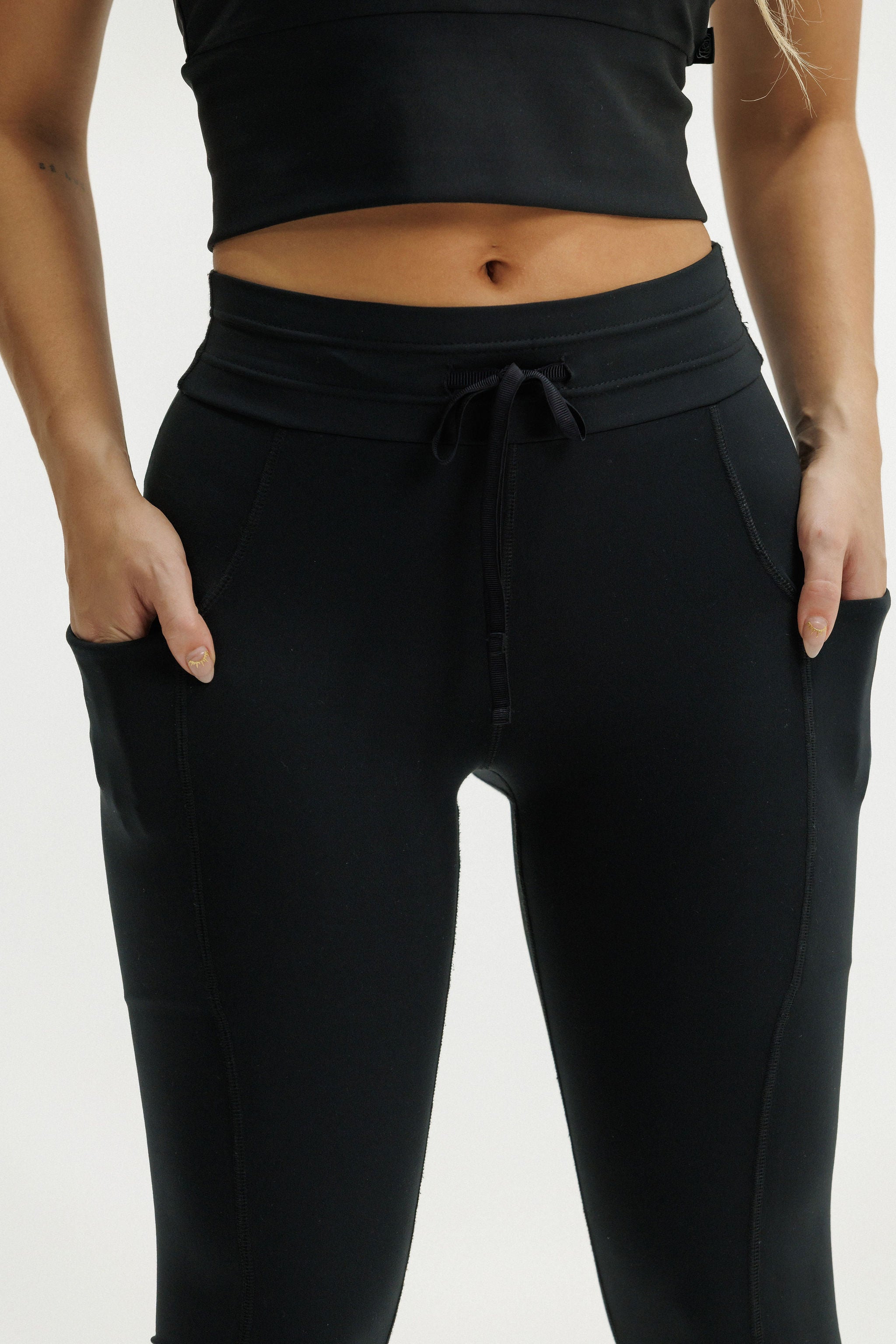 Drawstring pocket legging. Rose Road