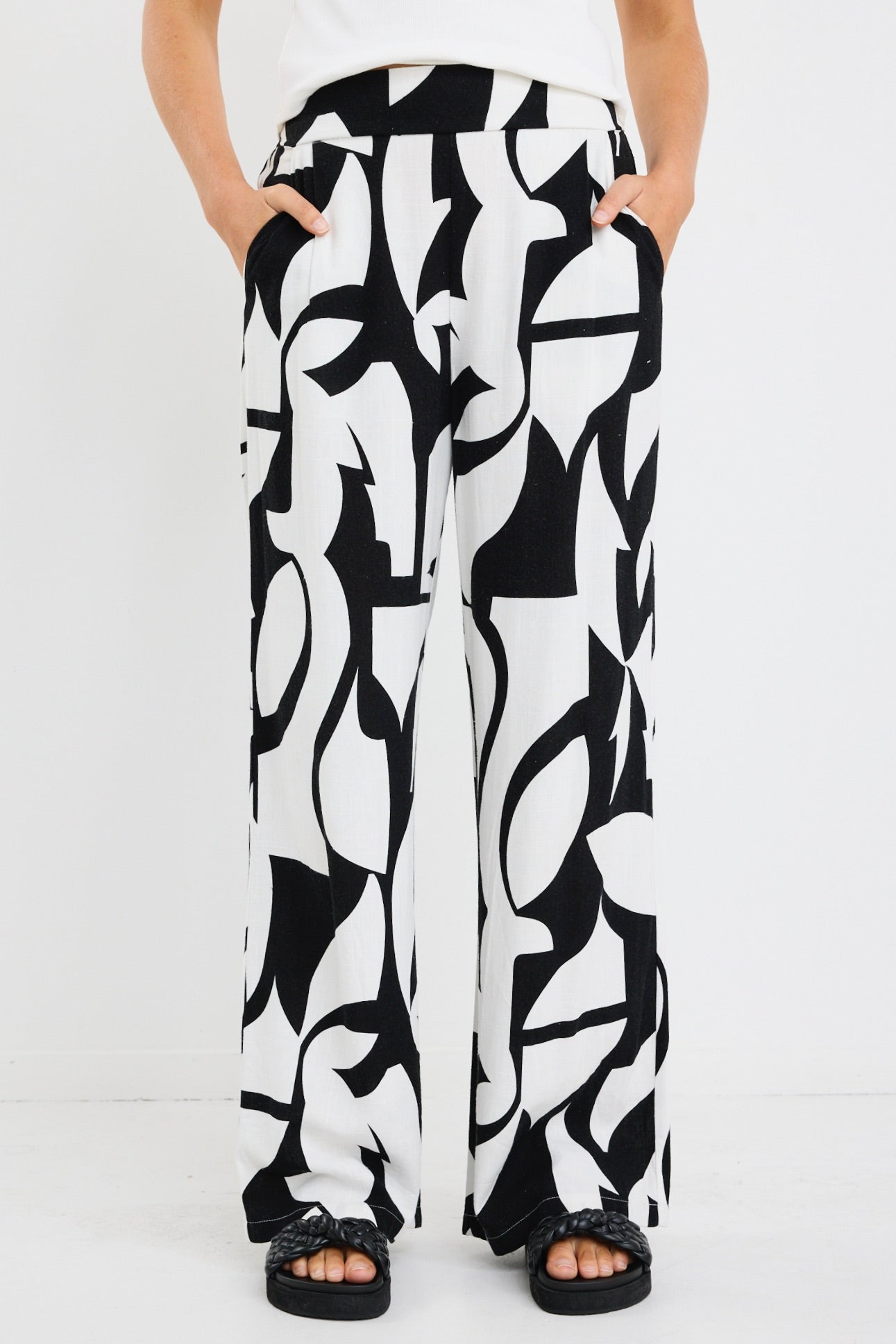 Metropolitan Black White Cutout Print Wide Leg Pants