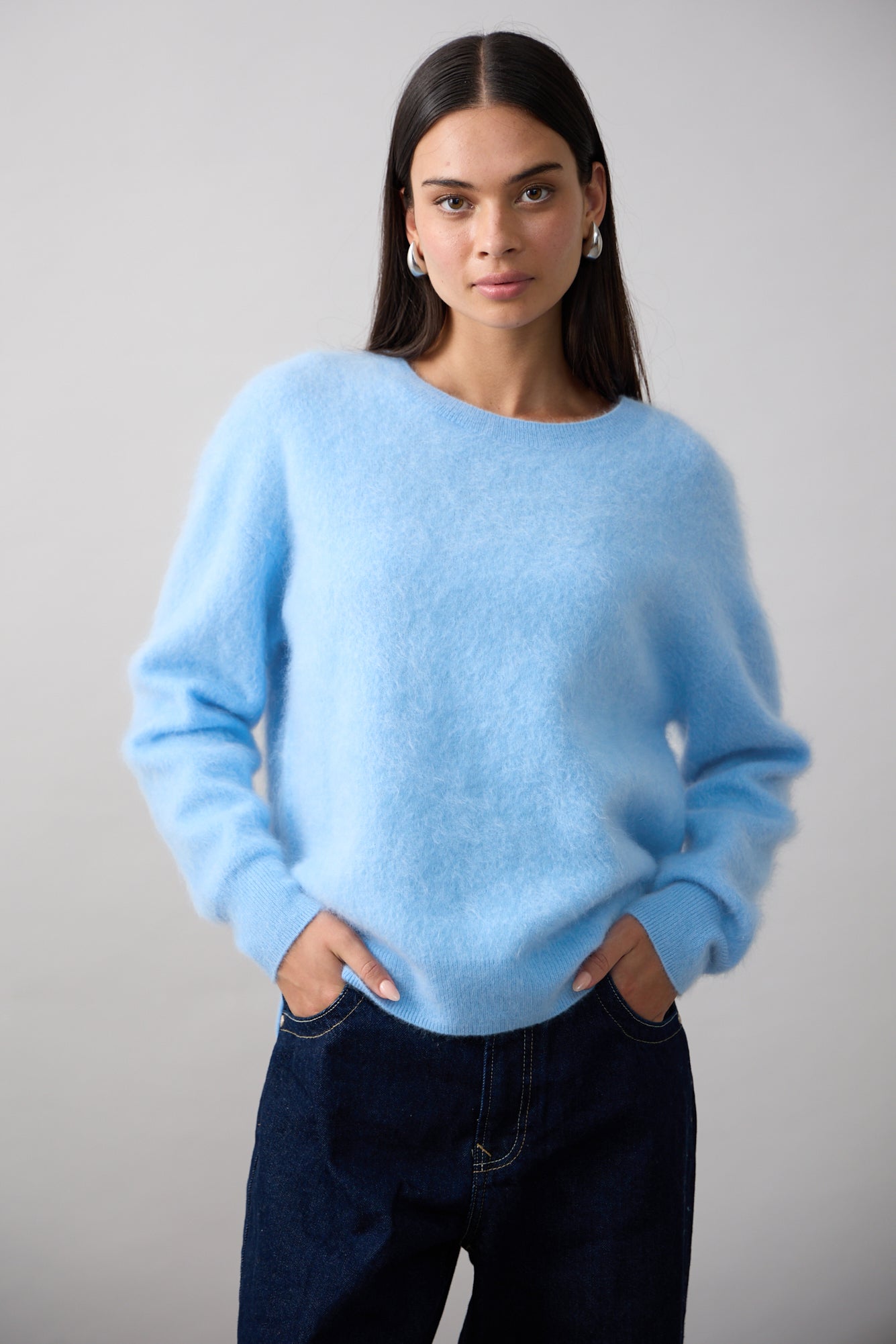 Cyra Crew Cashmere Sweater