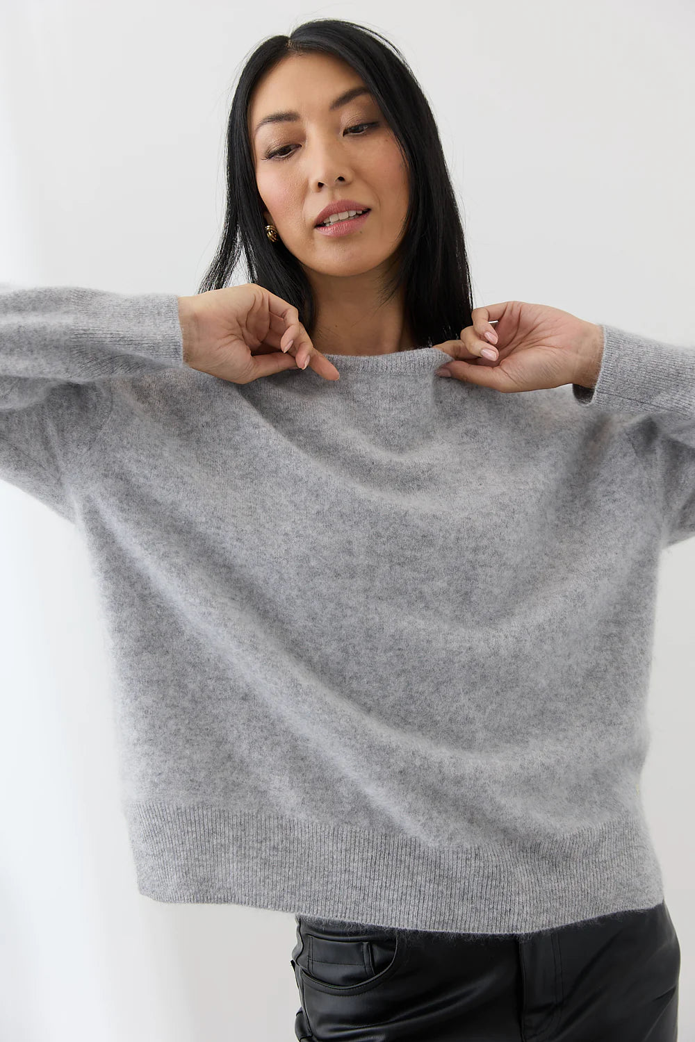 Cyra Crew Cashmere Sweater