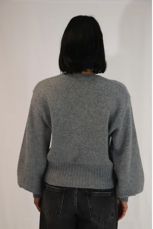 Celia  V-Neck.  TATĀNO