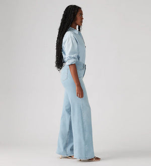 318 Shaping Wide Leg in Tall Glass of Water