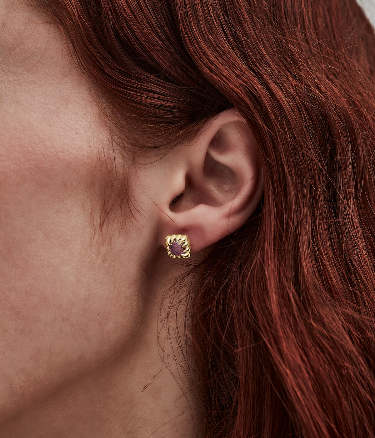 Mini Claw Earrings Mystic Quartz Gold