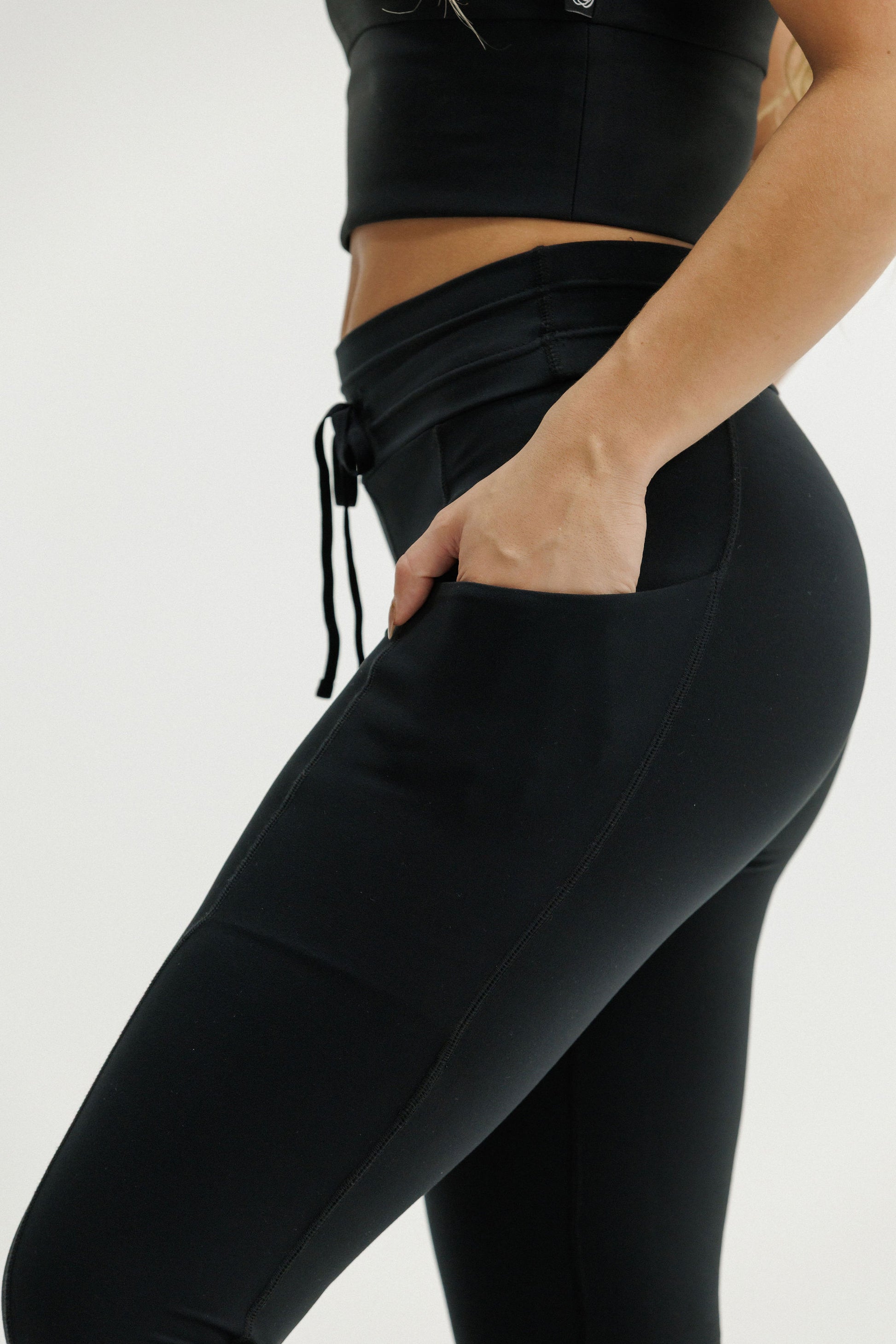 Drawstring pocket legging. Rose Road