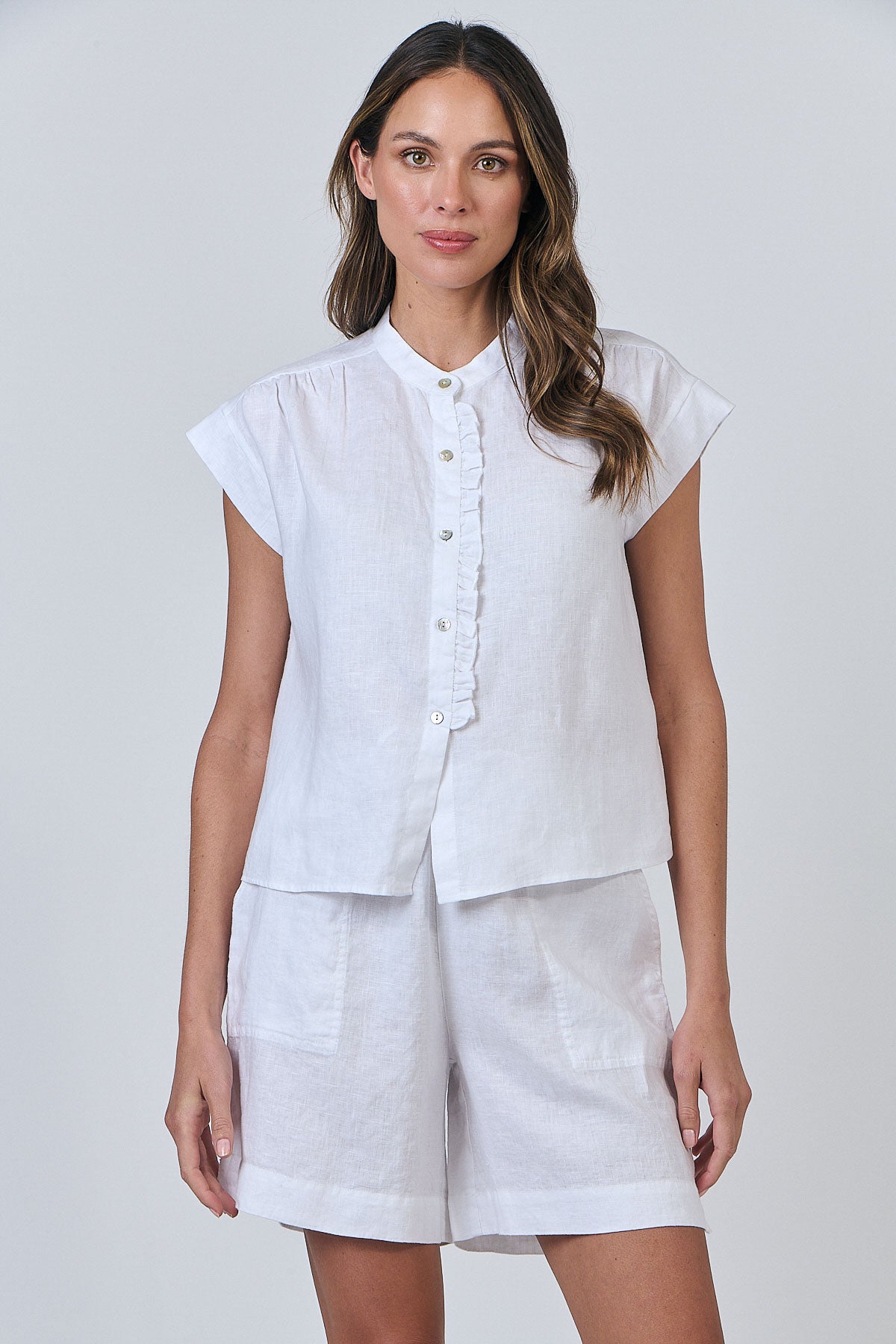 GA592WL Button Thru Top White linen Naturals