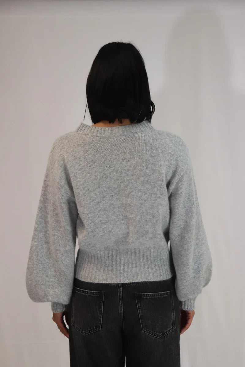 Celia  V-Neck.  TATĀNO