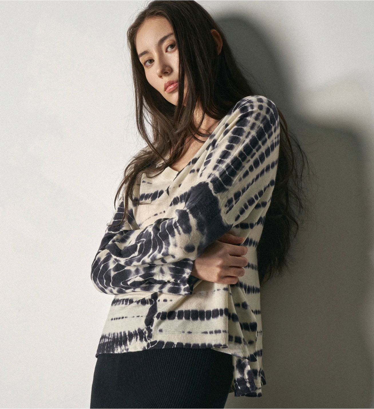 N.2119D FINE KNIT SUMMER DYE V-NECK Alegar