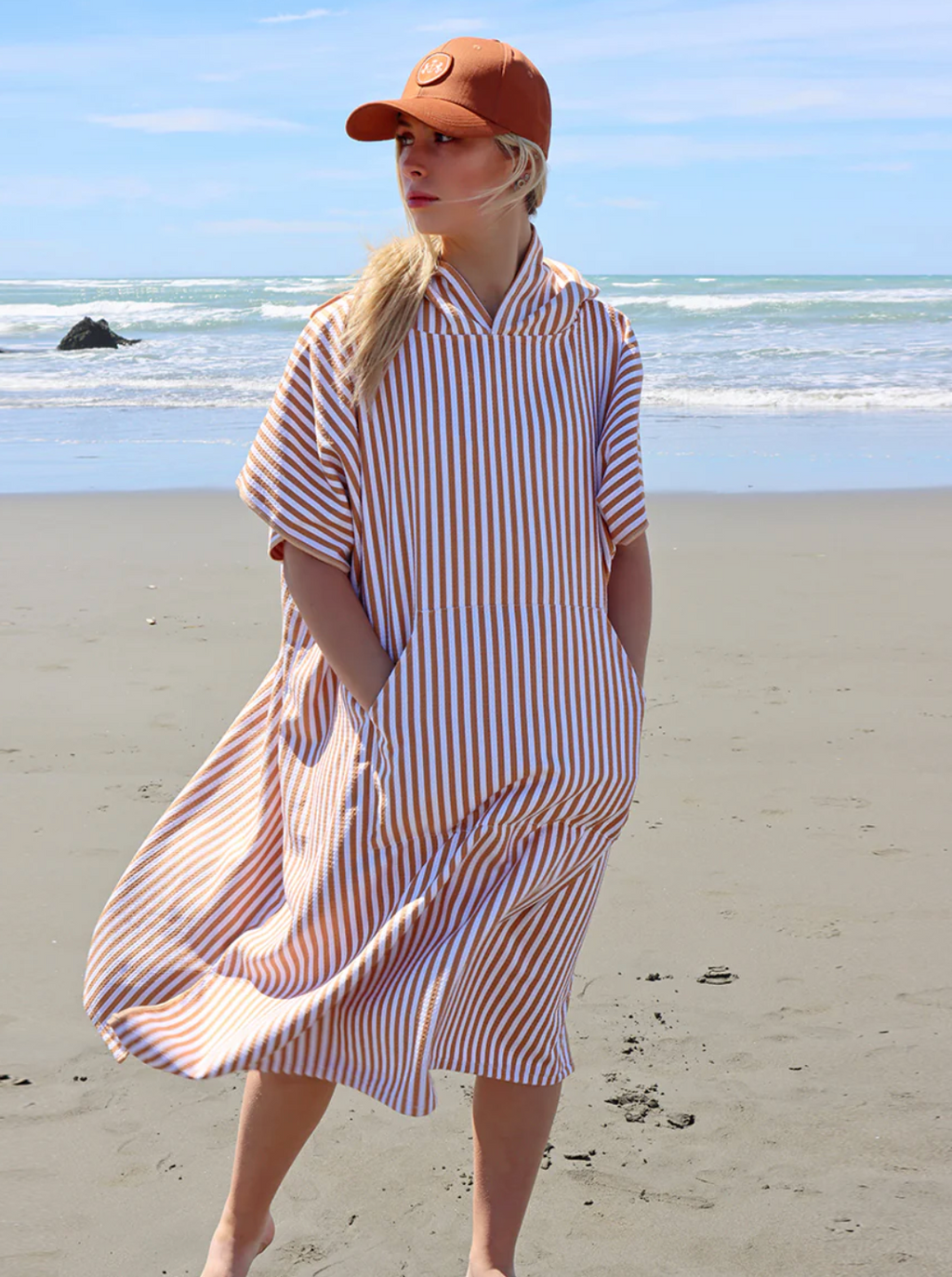 Hooded Towel Dark Hampton