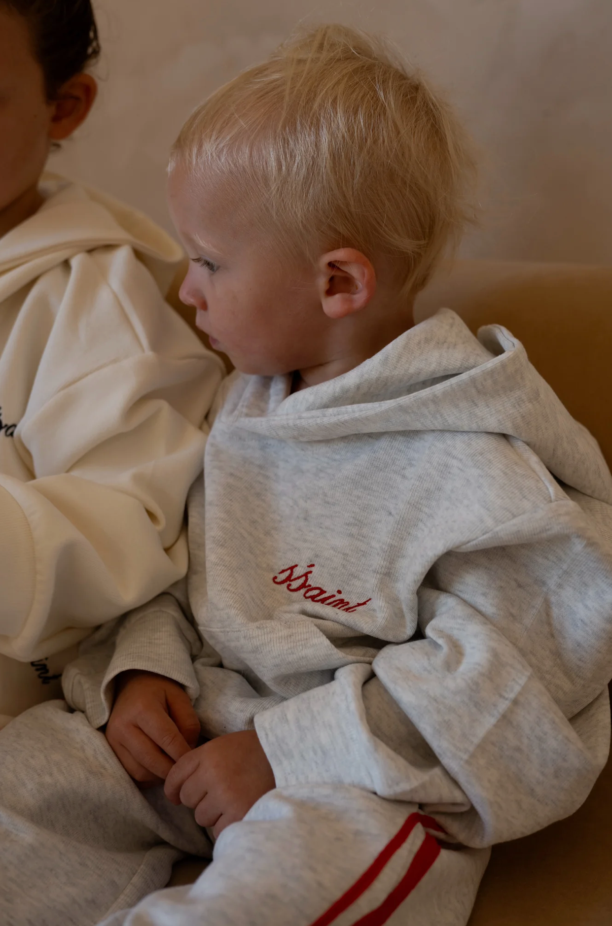 SŚAINT Kids Logo Hoodie - Grey/Red
