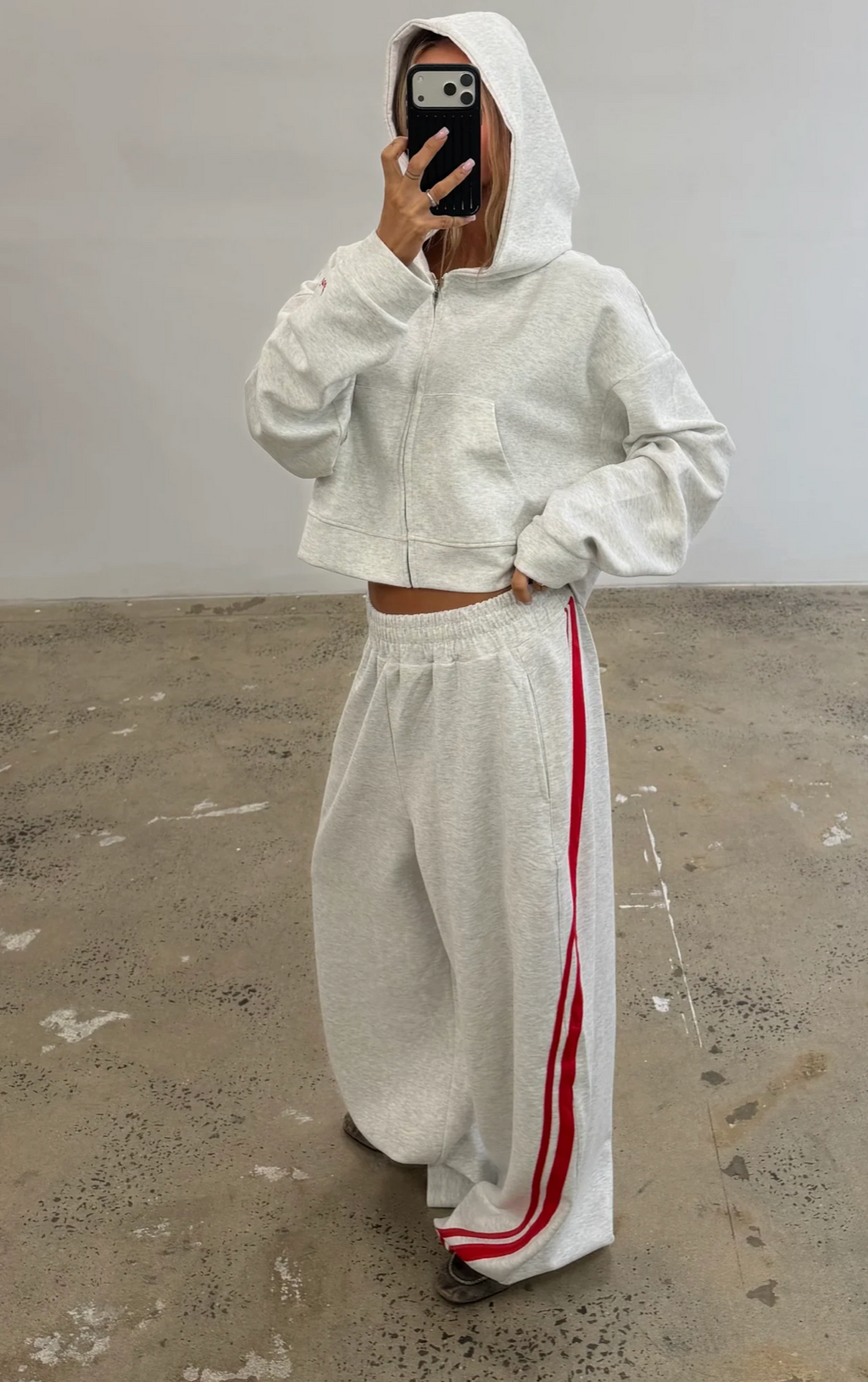 SŚAINT Barrel Trackpant - Grey/Red