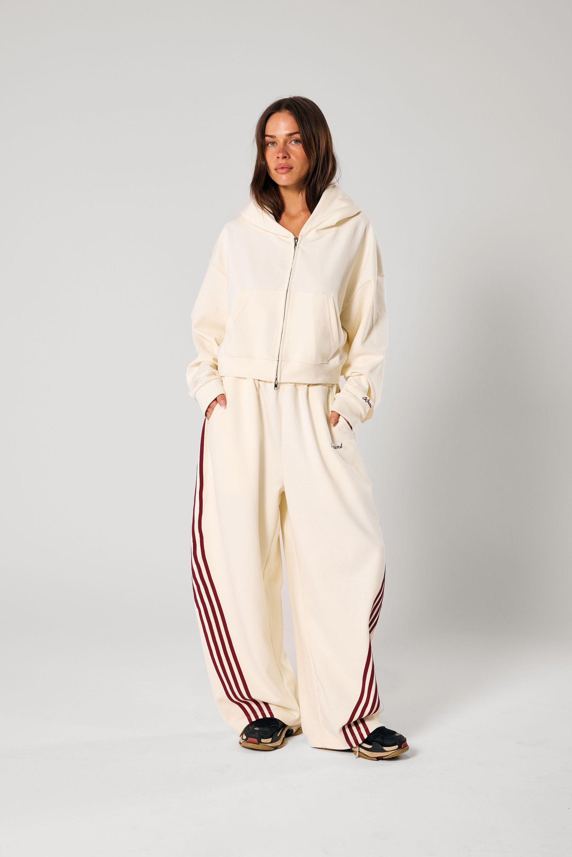 SŚAINT Cropped Hood Butter
