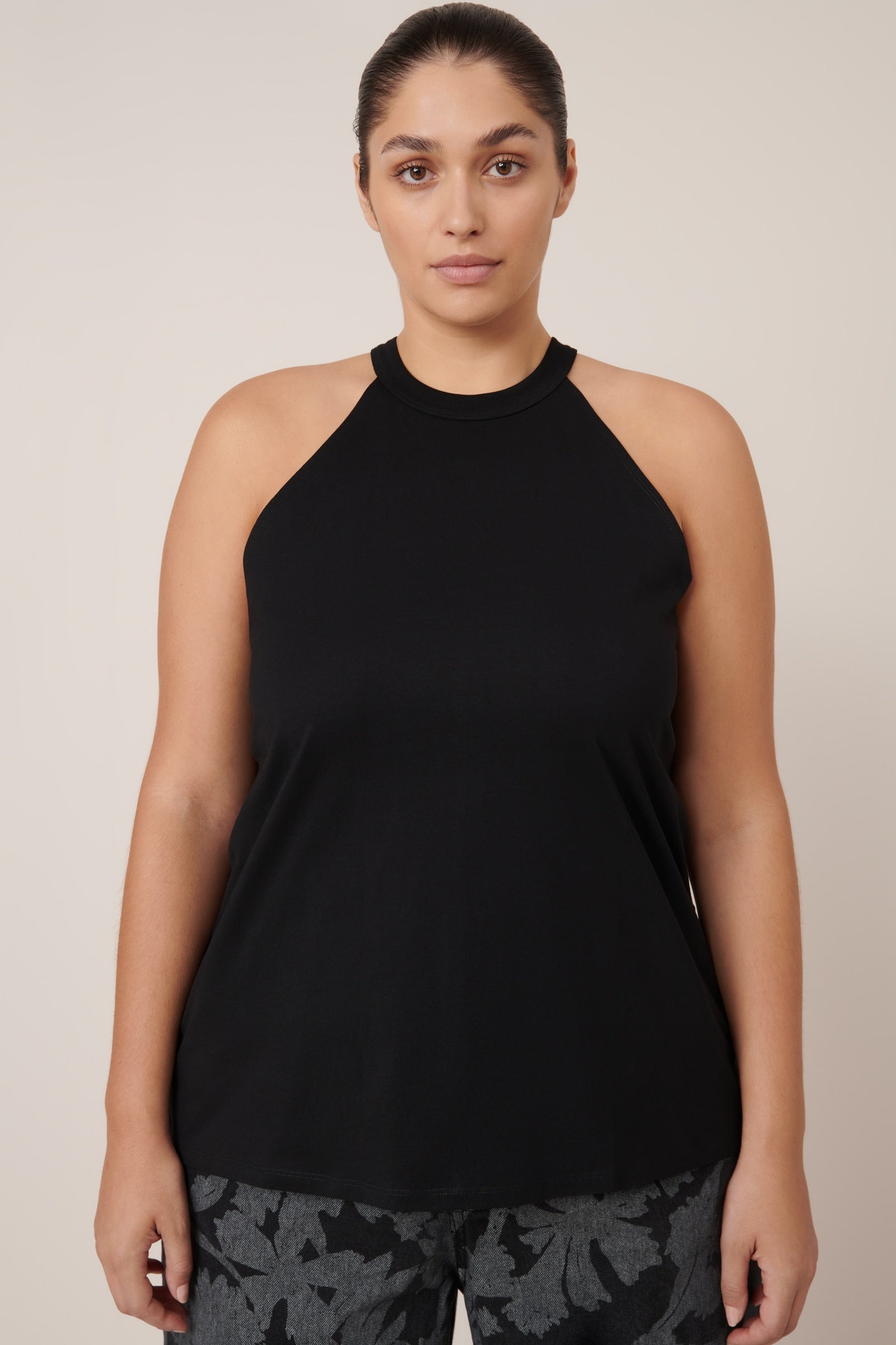 Surround Top Kowtow