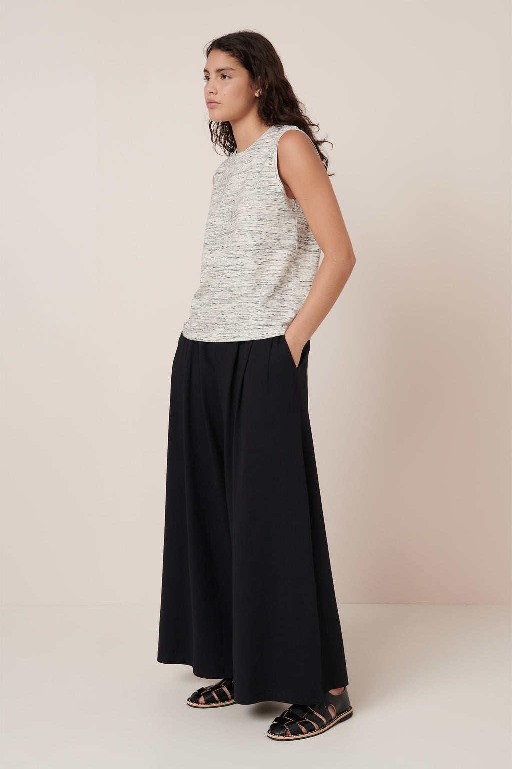 Singlet Top Marble Kowtow
