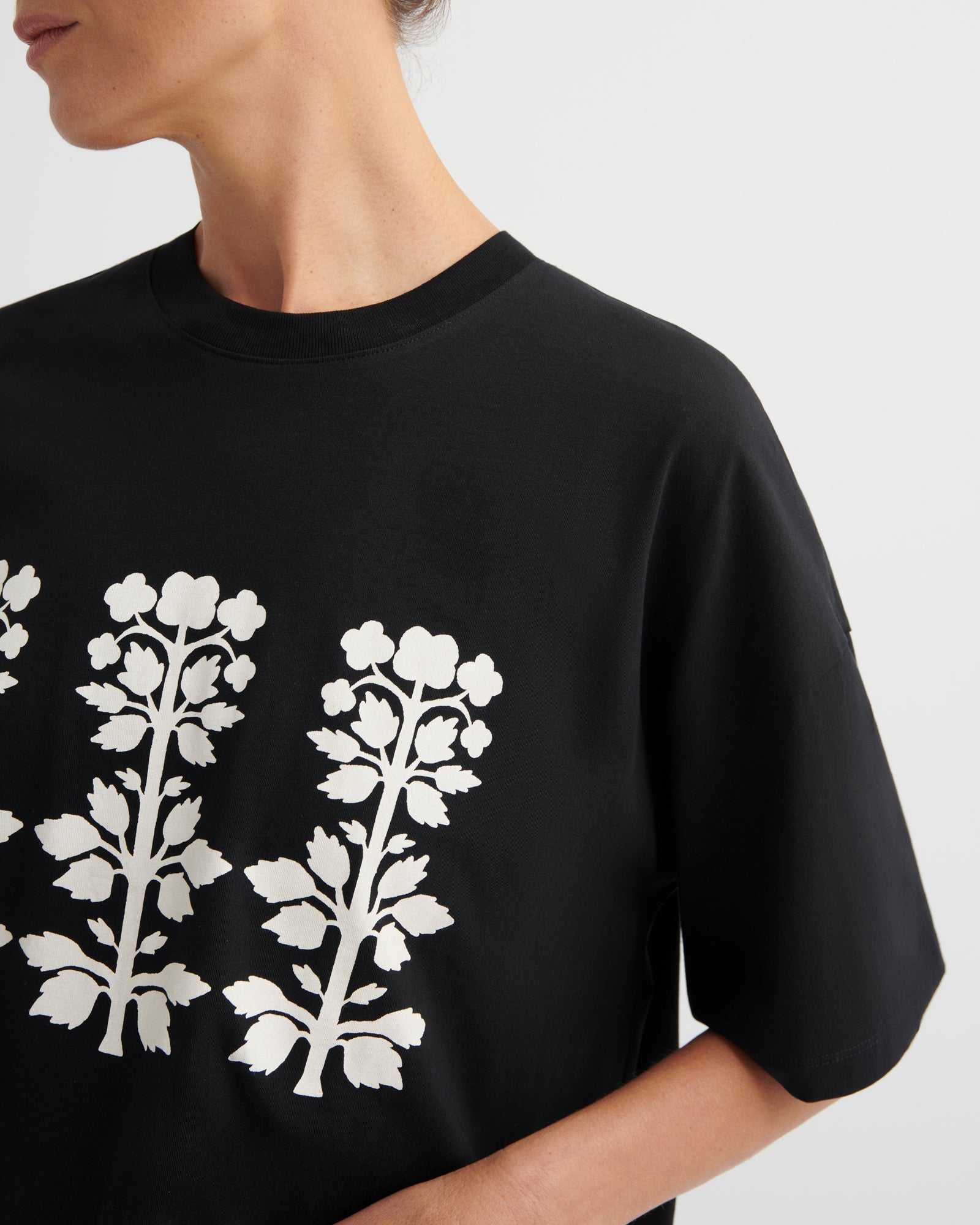 Motif Tee Kowtow