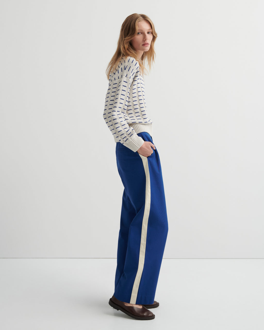 Thread jumper Kowtow