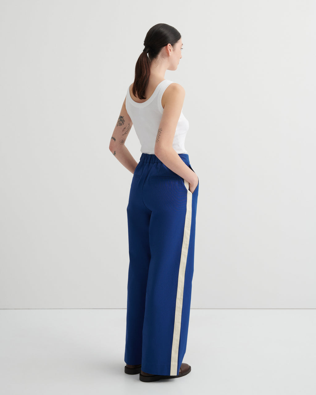 Tux Pant kowtow