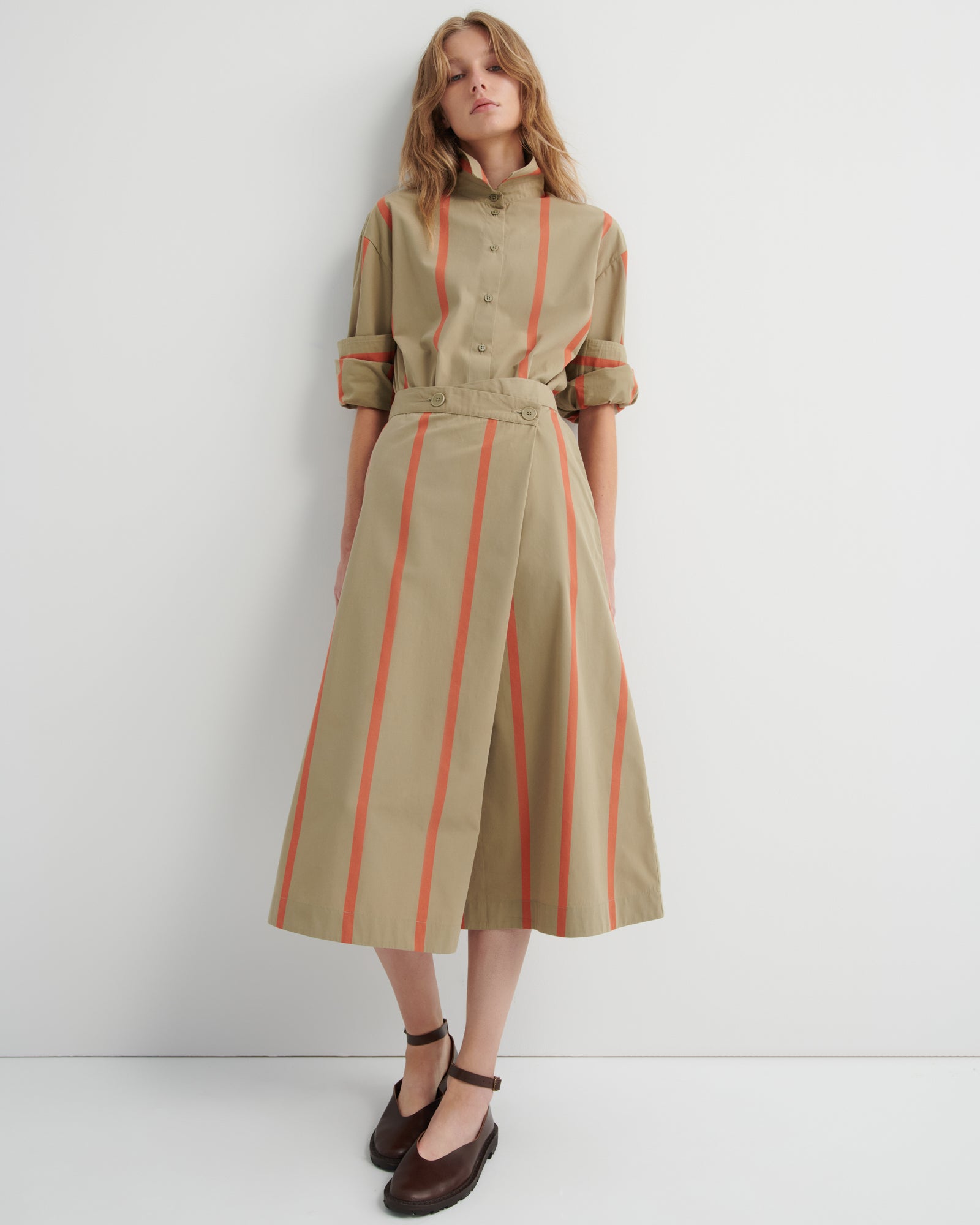 Fold Skirt Kowtow