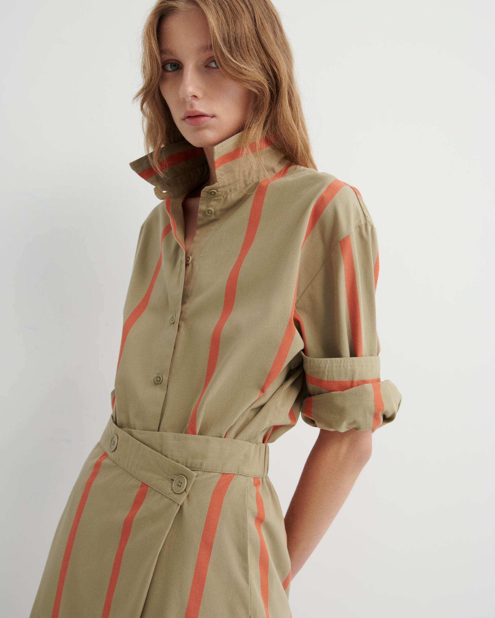 Fold Skirt Kowtow