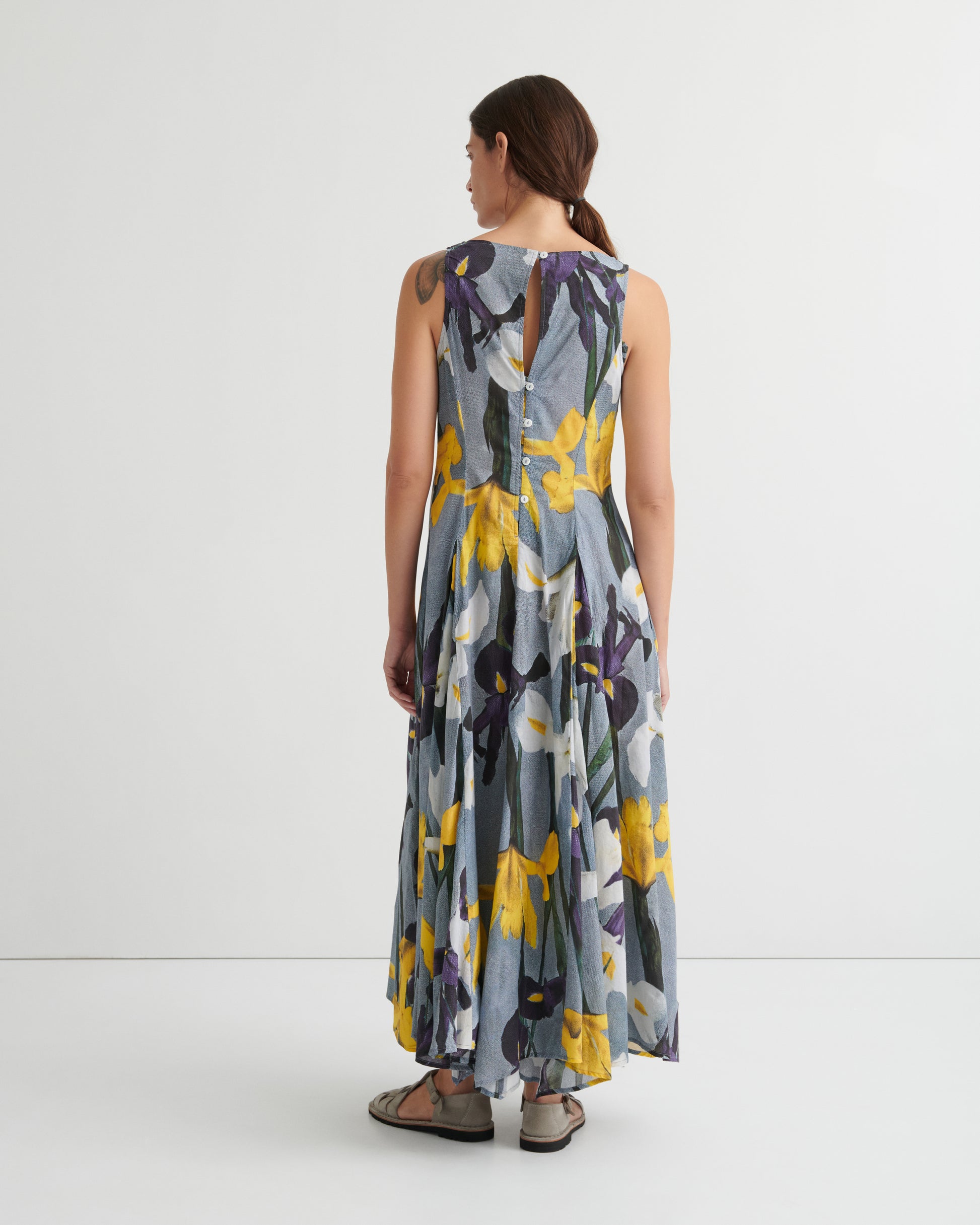 Signify Dress. Kowtow