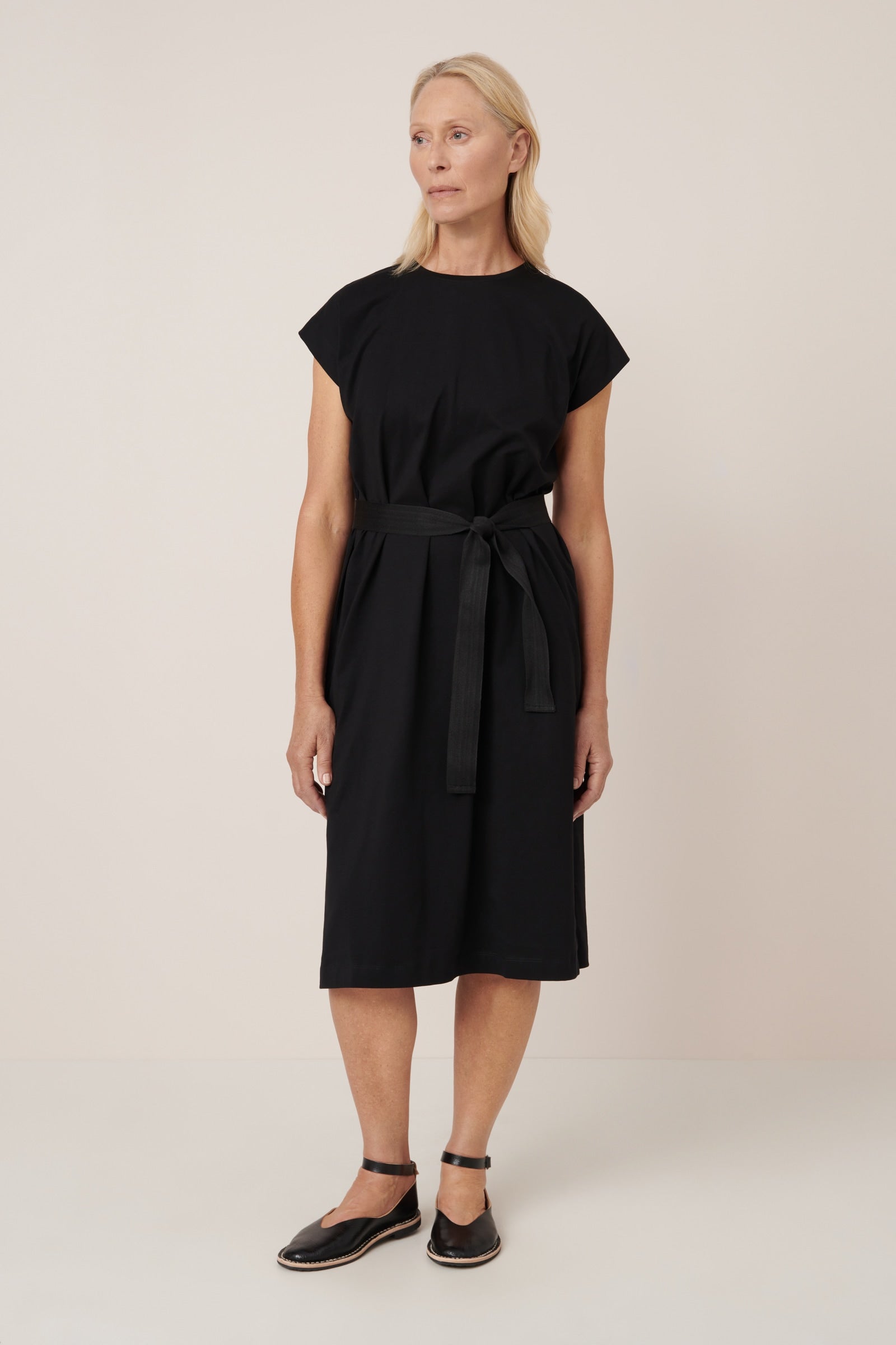Form Dress Kowtow