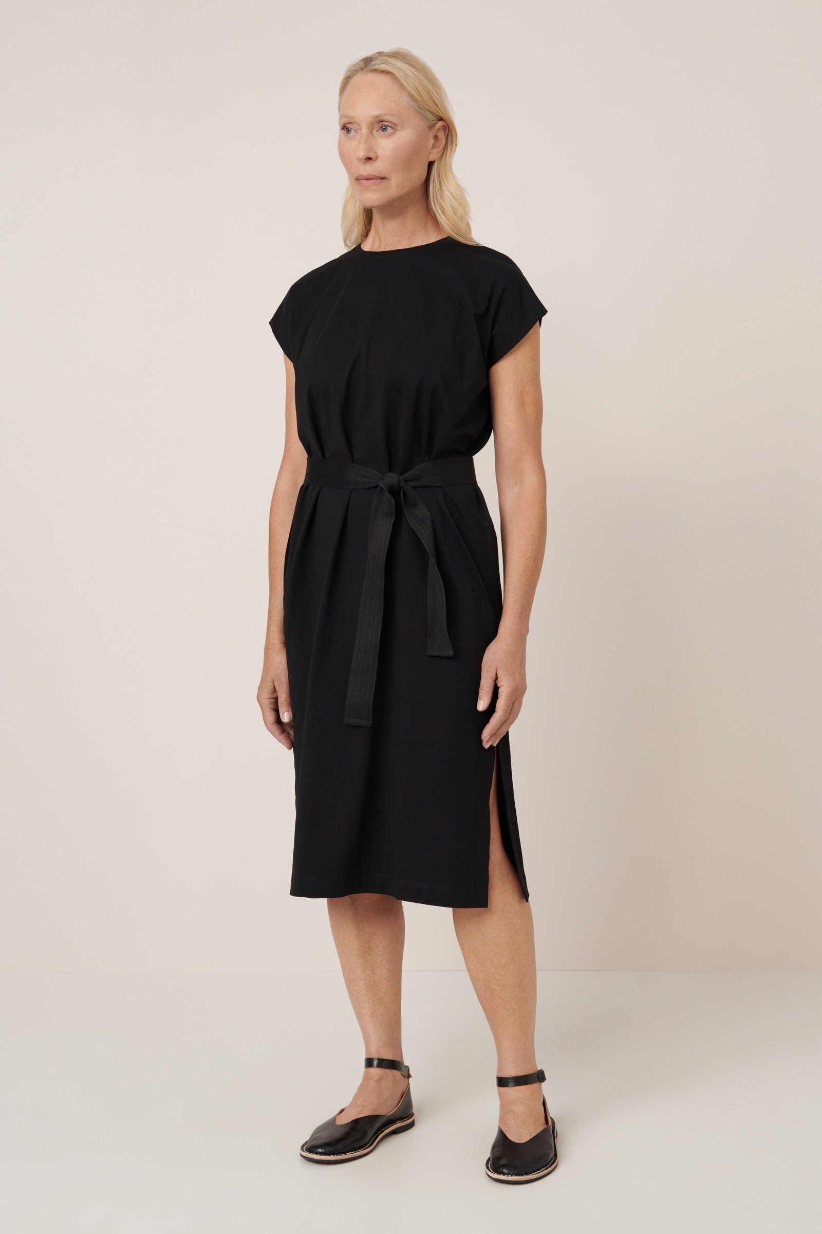 Form Dress Kowtow