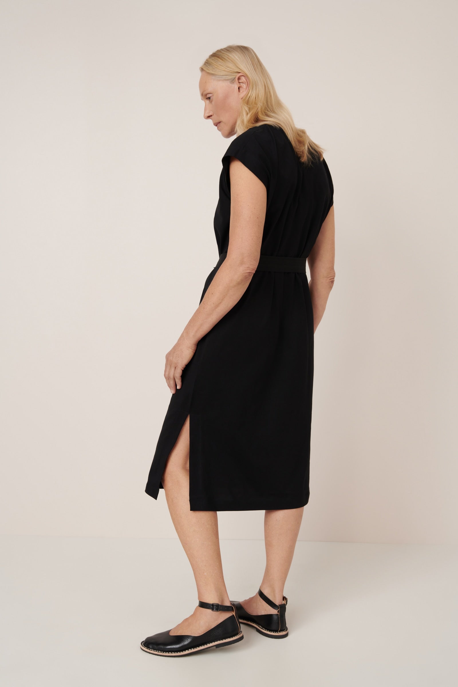 Form Dress Kowtow