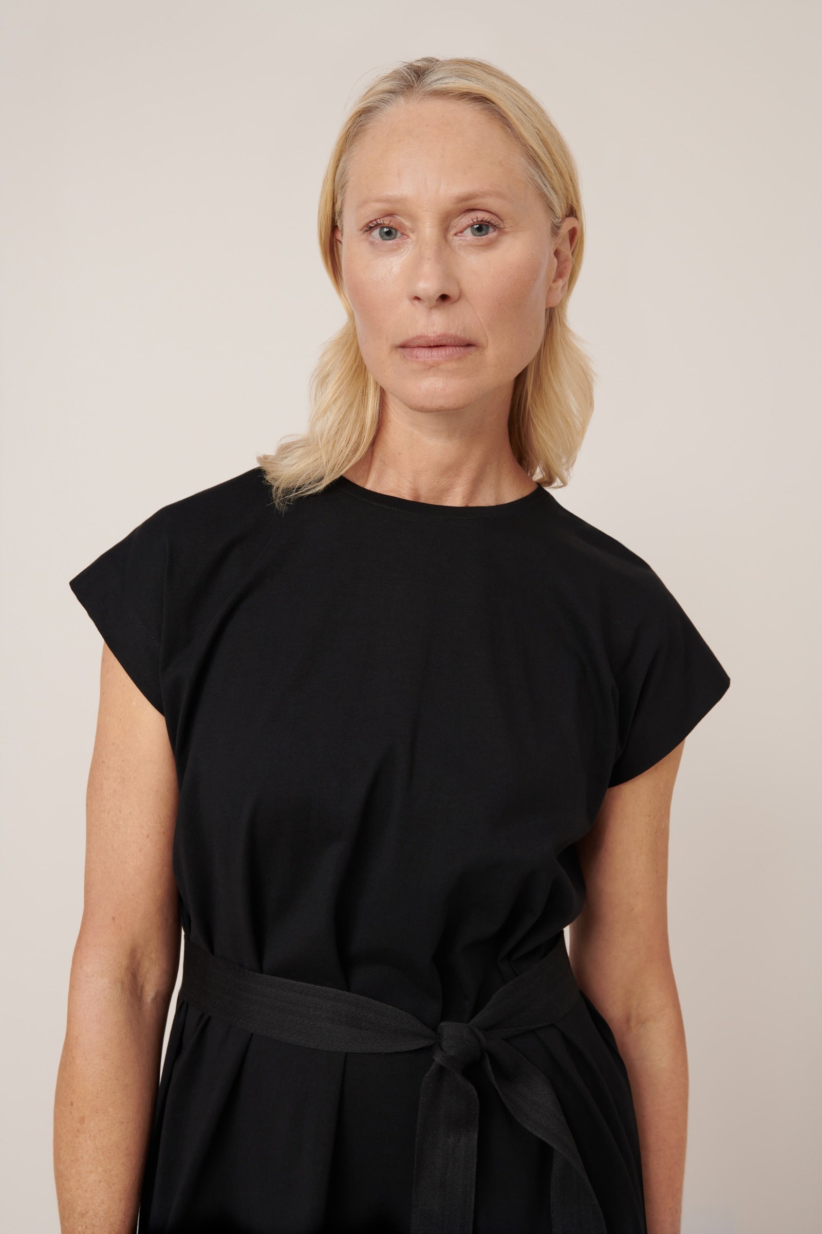 Form Dress Kowtow