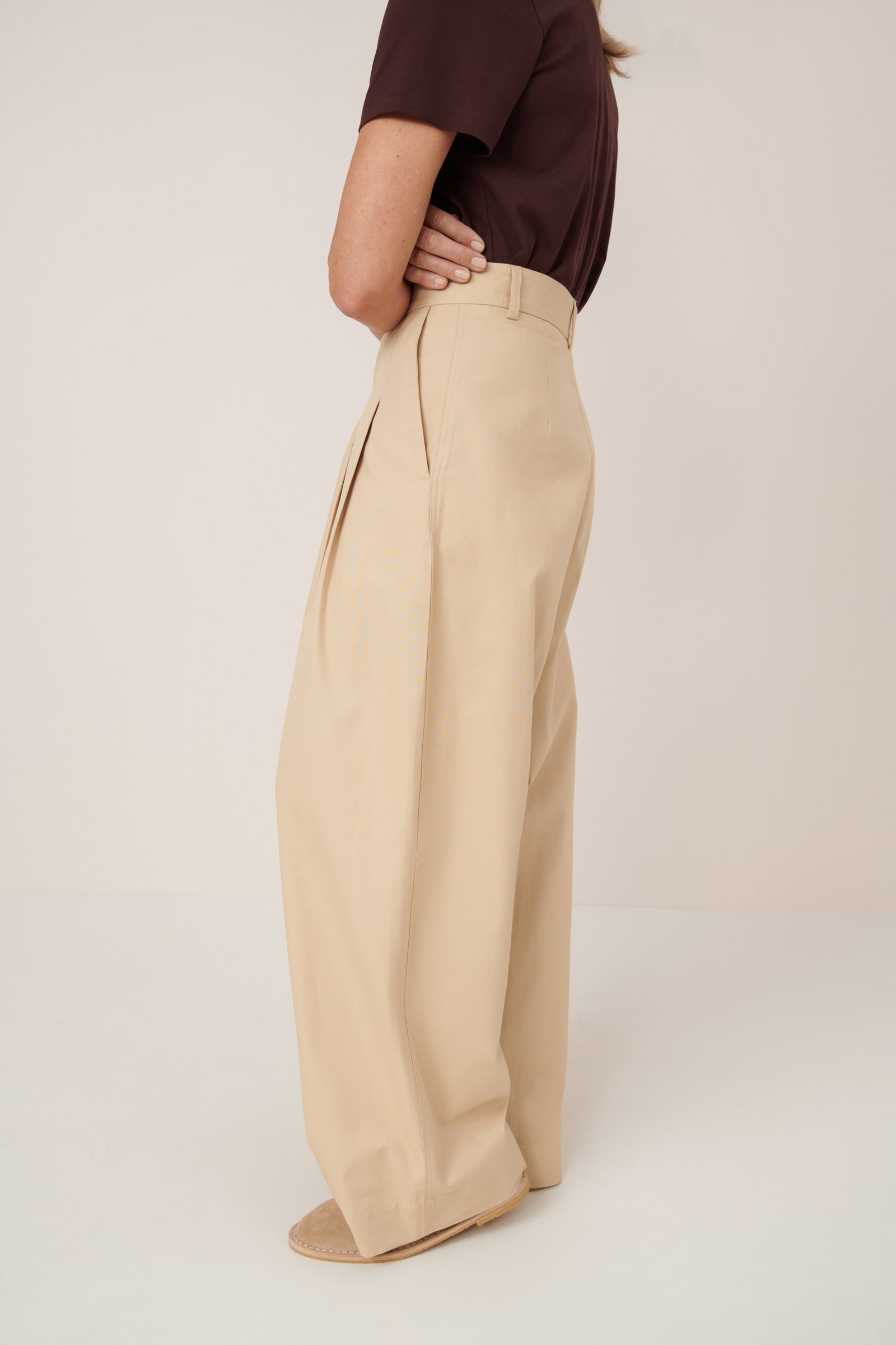 Arch Pants Kowtow