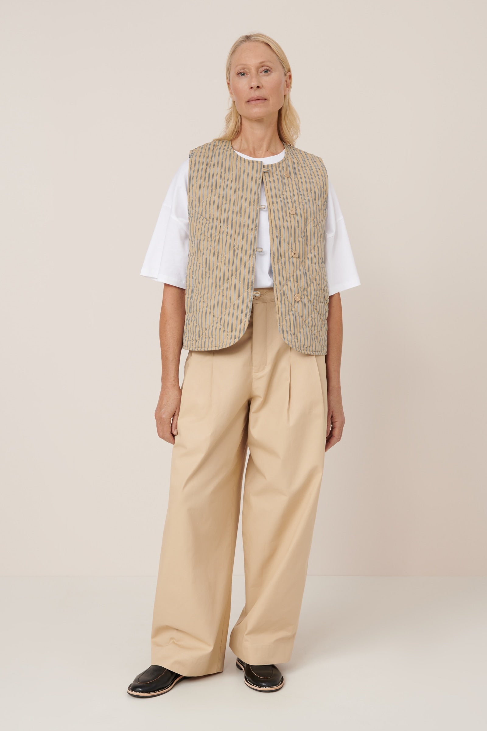 Axis Vest Kowtow