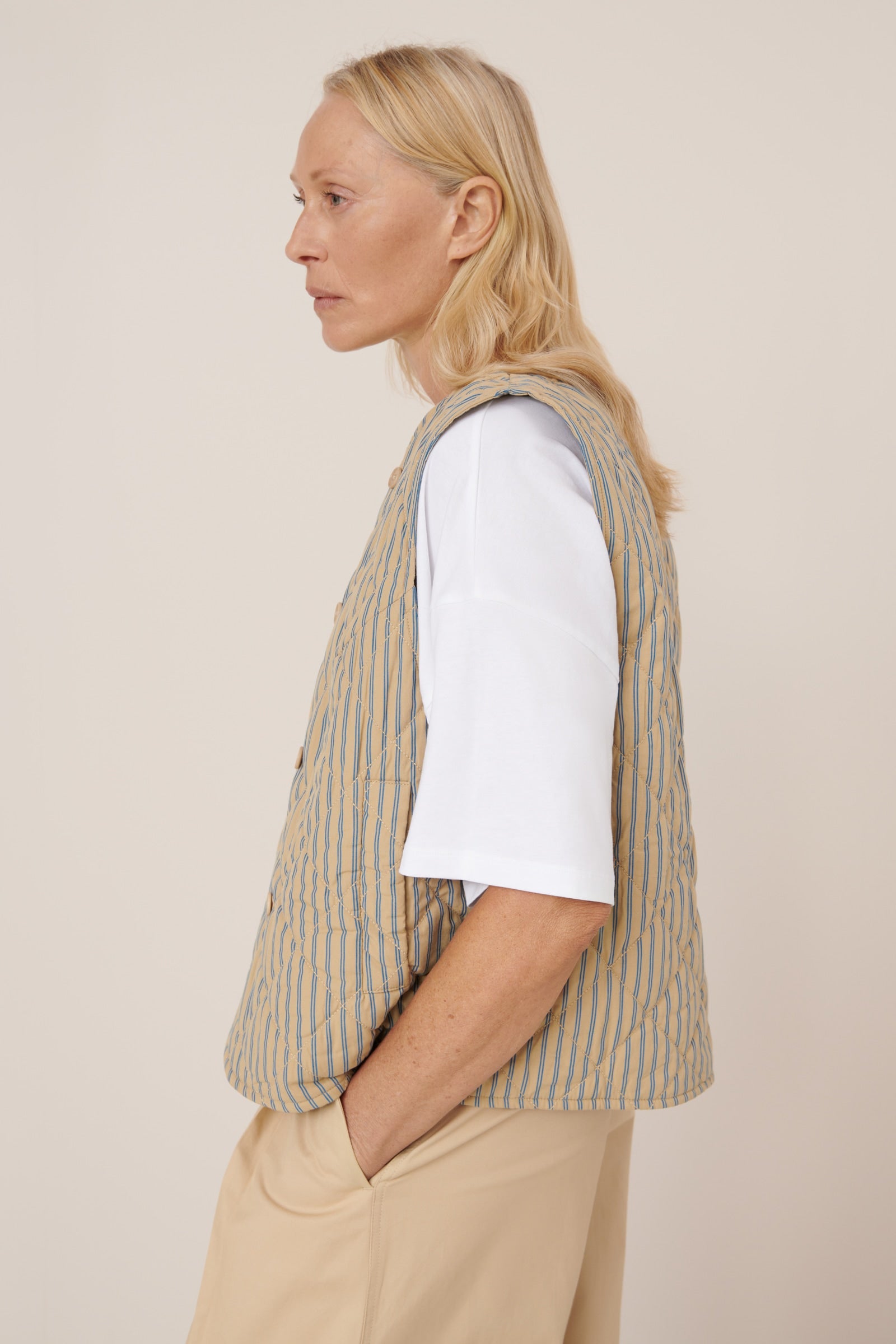 Axis Vest Kowtow