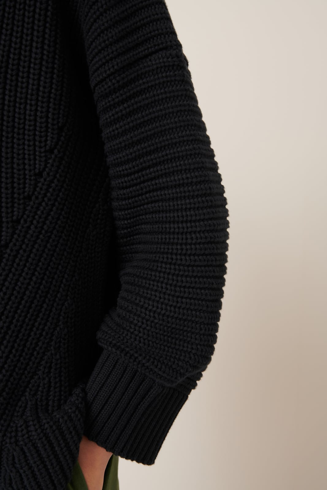 Outline Jumper Black Kowtow