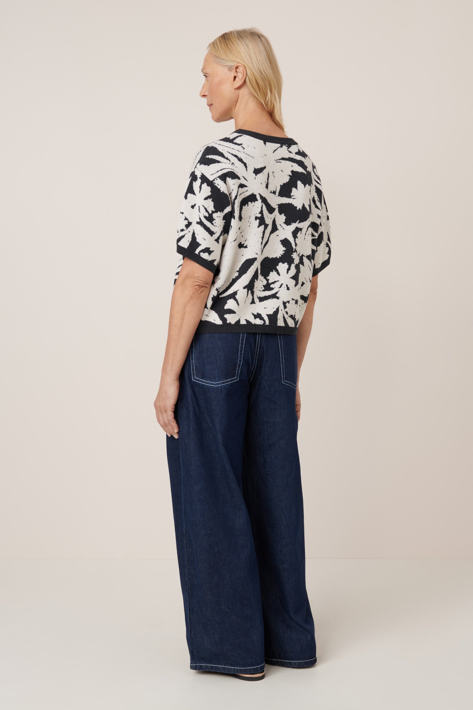 Etched Top  Kowtow