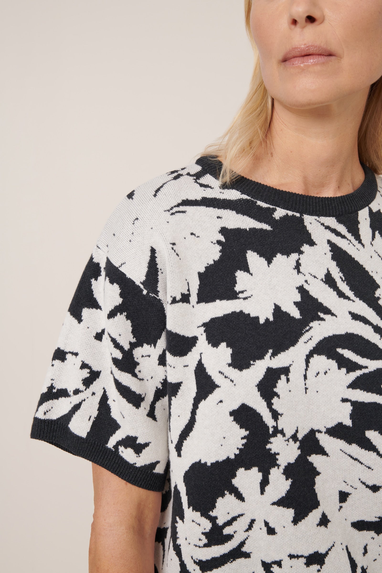 Etched Top  Kowtow