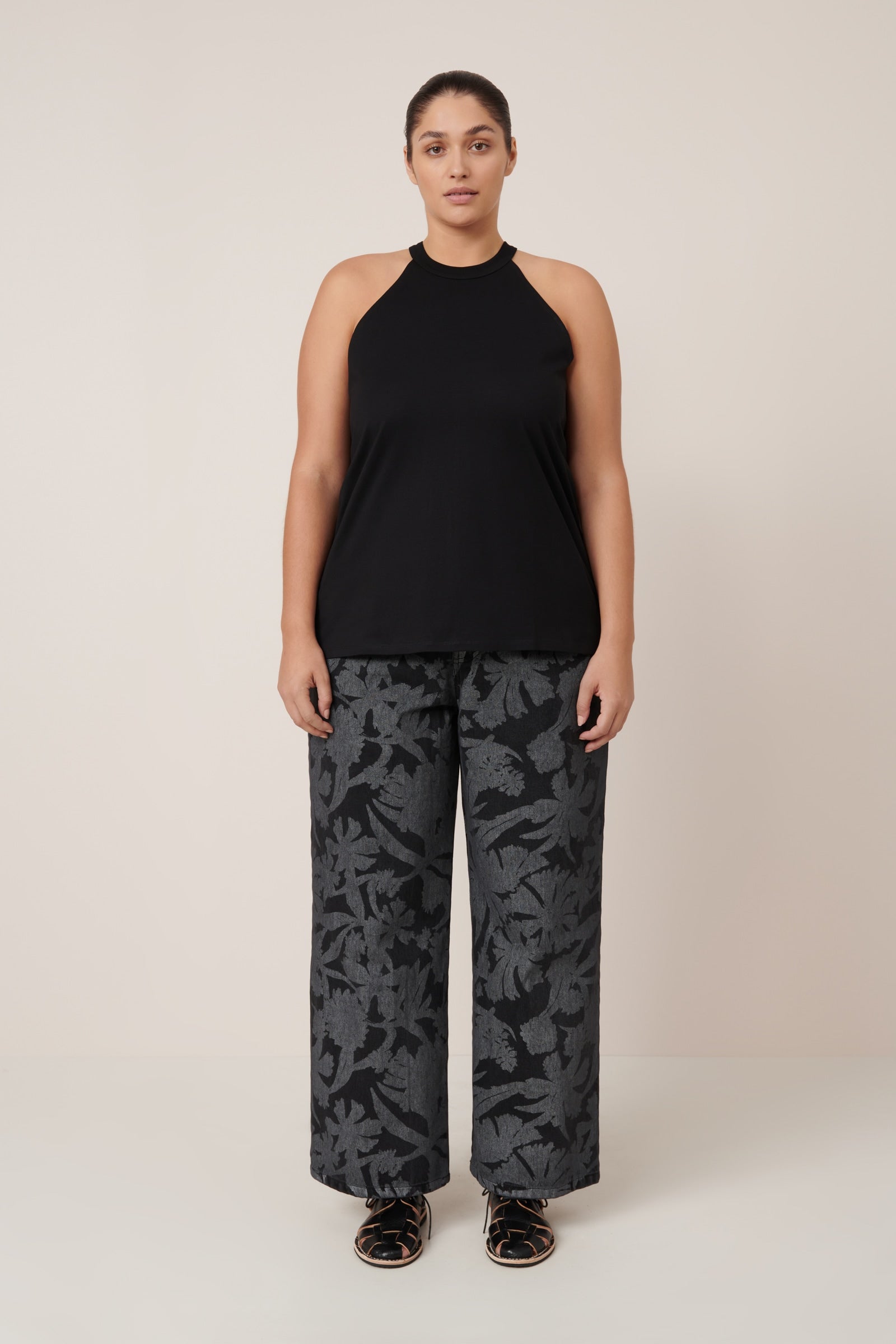 Surround Top Kowtow