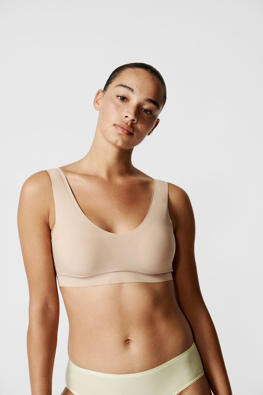 V Neck Bralette in Nude