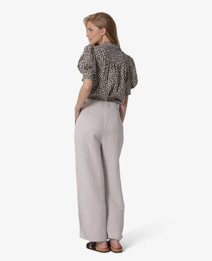 Timeless Linen Trousers in Nature Chambray