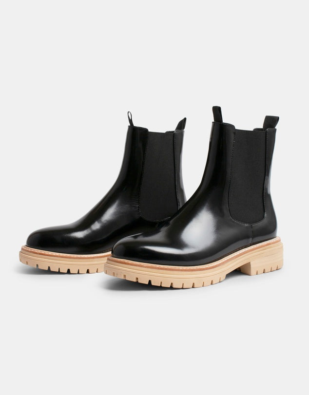 Oak Leather Boot in Black Shine
