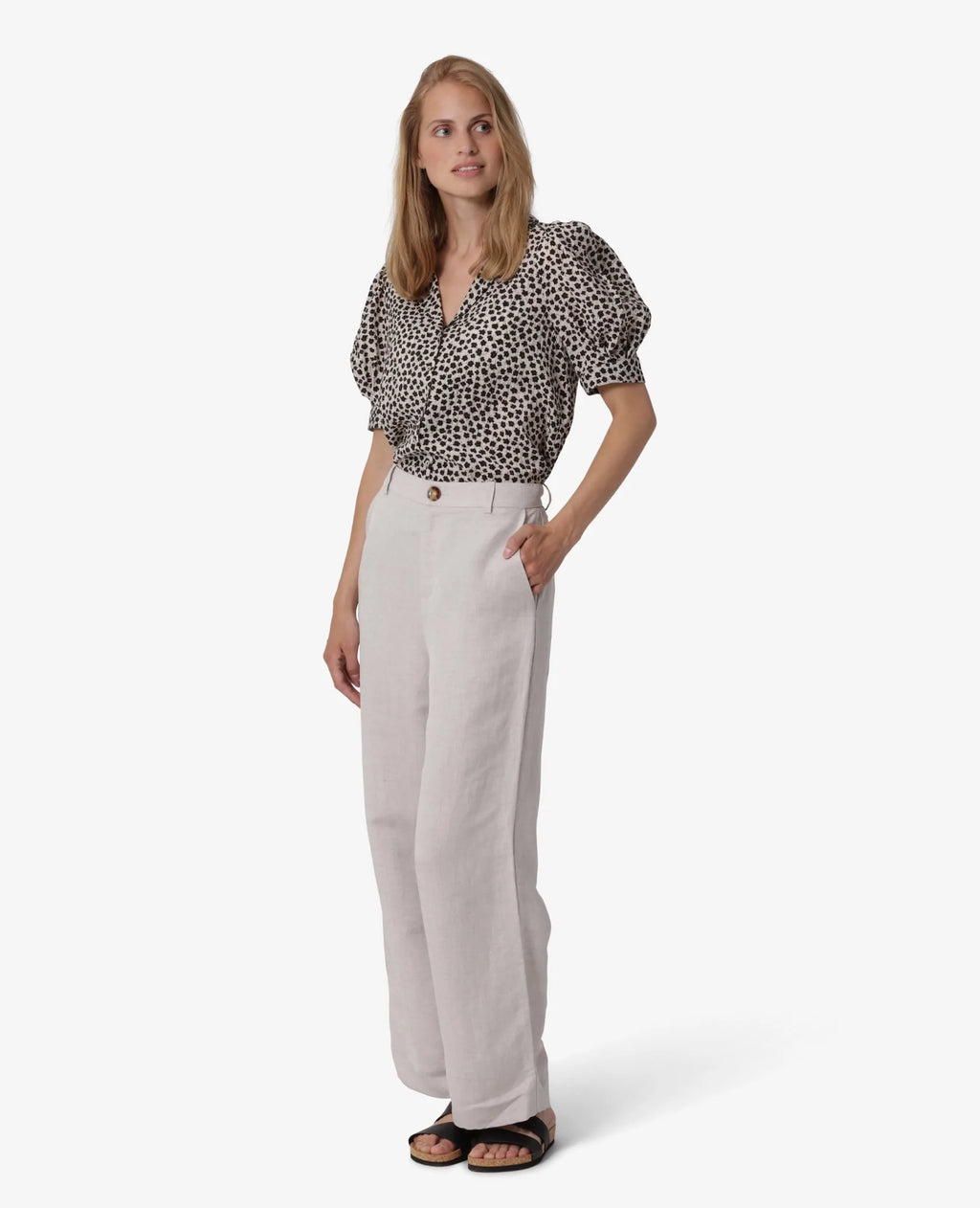 Timeless Linen Trousers in Nature Chambray